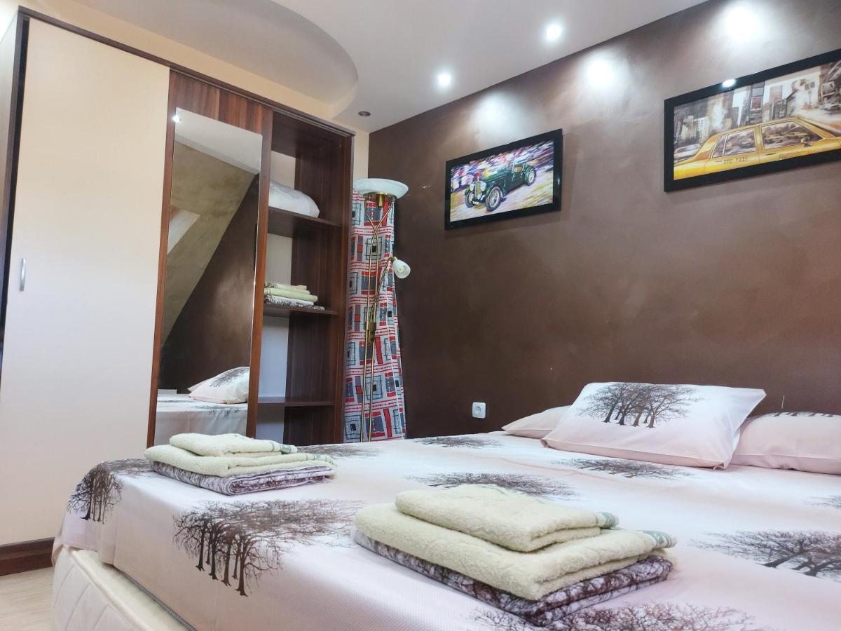 Yana Apartments Sandanski Esterno foto