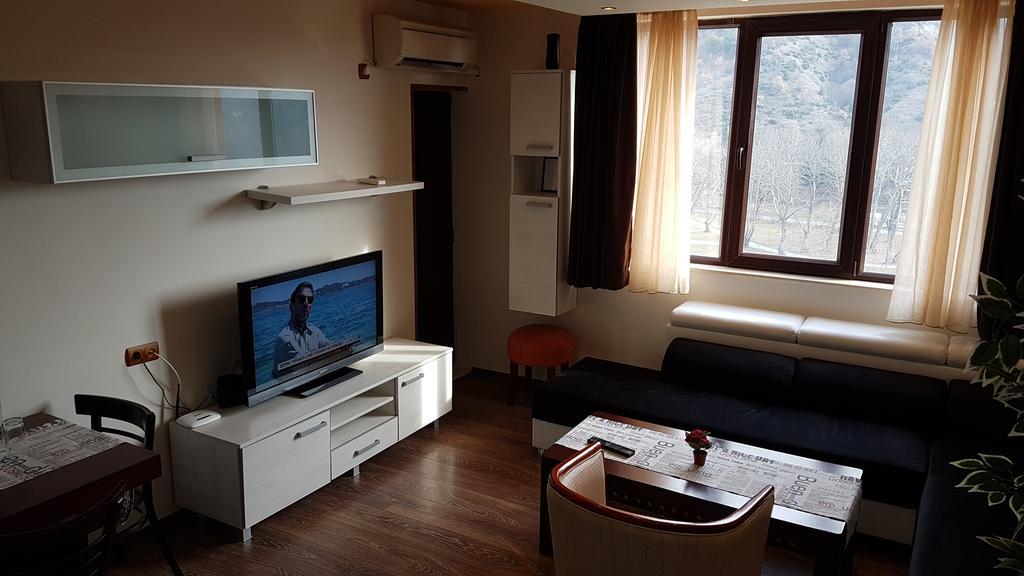 Yana Apartments Sandanski Esterno foto